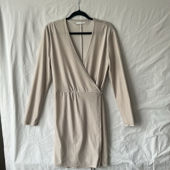 Vila Wrap Dress Long Sleeves Knee Length Velveteen Soft Size L Champagne colour - Picture 3 of 14
